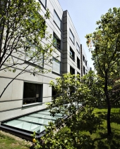 Warendorf Küchen baut Marktposition international aus Starck by Library im Showroom Singapur