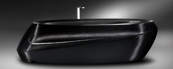 Eine Luxus Badewanne aus Carbon in Schwarz, die Corcel No 1 