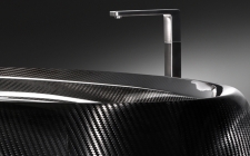 Eine Luxus Badewanne aus Carbon in Schwarz, die Corcel No 1 