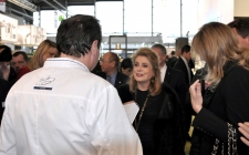 Catherine Deneuve besuchte den Stand Johann Lafer - Starkoch auf der Messe Ambiente 2013 Deneuve-Johann Bild © wei