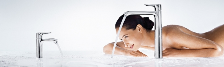 Axor Baddesign bei Hansgrohe, Bad Design, Bäder, Regendusche, Badewanne 
