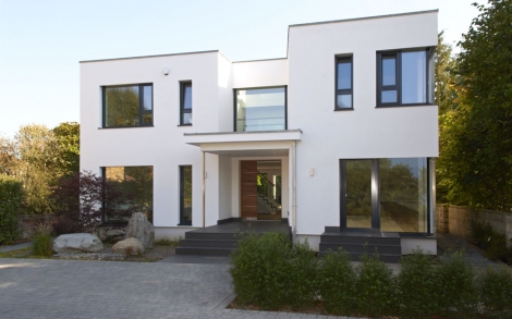 Architektenhaus von BAUFRITZ Jackson Zufahrt und Eingang