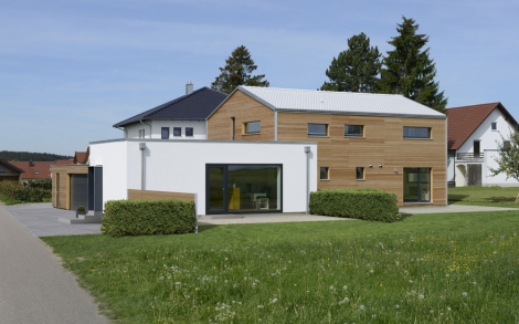 Holzhaus0 Holzhaeuser von BAUFRITZ Design Holzhaus Wried Wriedt Zufahrt