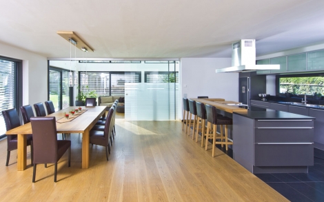 Holzhaus0 Holzhaeuser von BAUFRITZ Holzhaus Wälti Küche und Essplatz