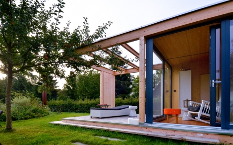 Gartenhaus Design mit Freisitz