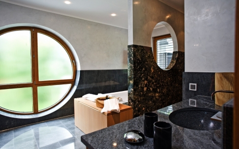Architektenhaus von BAUFRITZ Luxushaus Tessin Luxus Badezimmer im
