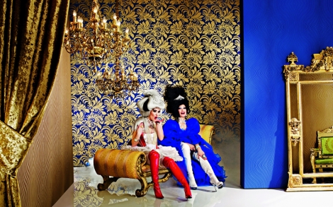 Design Luxus Tapeten Vliestapete royalblau mit goldenen Applikationen